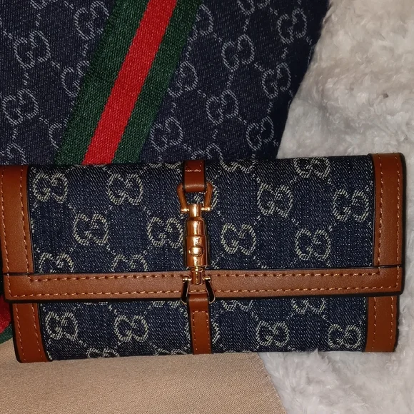 Gucci Blue Denim Shoulder Bag with Cherry Lime Strap Webbing - Picture 4 of 15